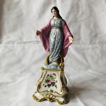 Porcelain Lady Figurine - Slavkov - Schlaggenwald - 1840 Porcelain Lady Figurine - Slavkov - Schlaggenwald - 1840
