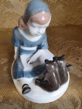 Porcelain Girl Figurine - glazed porcelain - 1930 Porcelain Girl Figurine - glazed porcelain - 1930