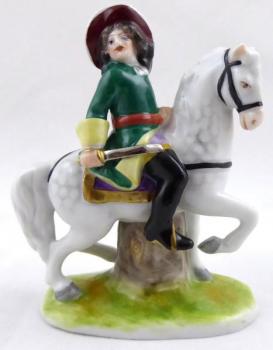Porcelain Figurine - porcelain - 1920 Porcelain Figurine - porcelain - 1920