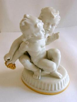 Two putti with grapes Two putti with grapes