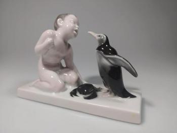 Porcelain Figurine - porcelain - 1914 Porcelain Figurine - porcelain - 1914