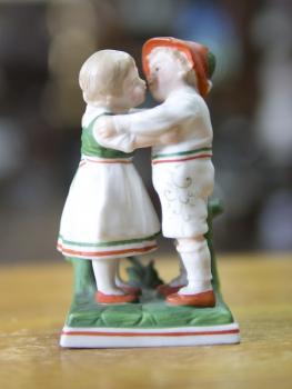 Porcelain Figurine - porcelain - 1900 Porcelain Figurine - porcelain - 1900