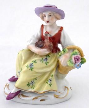 Porcelain Figurine - porcelain - 1920 Porcelain Figurine - porcelain - 1920