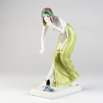 Porcelain Dancer Figurine - white porcelain - Berthold Boess (1877 - 1957) - 1916 Porcelain Dancer Figurine - white porcelain - Berthold Boess (1877 - 1957) - 1916