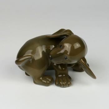 Porcelain Dachshund Figurine - white porcelain - 1980 Porcelain Dachshund Figurine - white porcelain - 1980