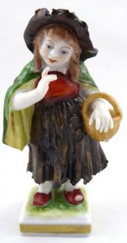 Porcelain Figurine - porcelain - 1920 Porcelain Figurine - porcelain - 1920