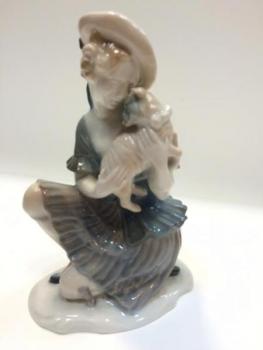 Porcelain Girl Figurine - glazed porcelain - Rosenthal, Karl Himmelstoss - 1920