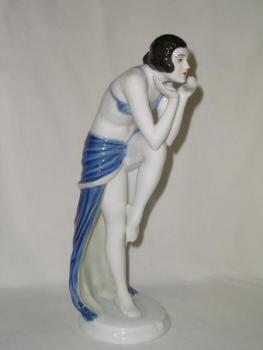 Porcelain Figurine - porcelain - 1921