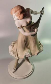 Porcelain Figurine - porcelain - 1914