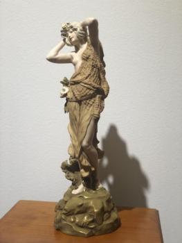 Porcelain Girl Figurine - Ernst Wahliss  - 1900
