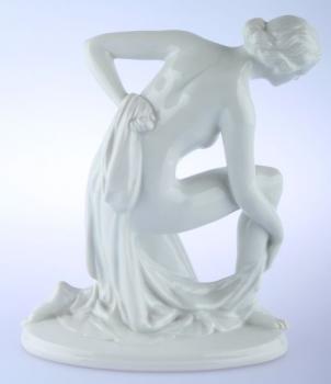 Porcelain Girl Figurine - white porcelain - Karl Lysek (1871 Fulnek, Moravia - 1956 Coburg, Bavaria) - 1930